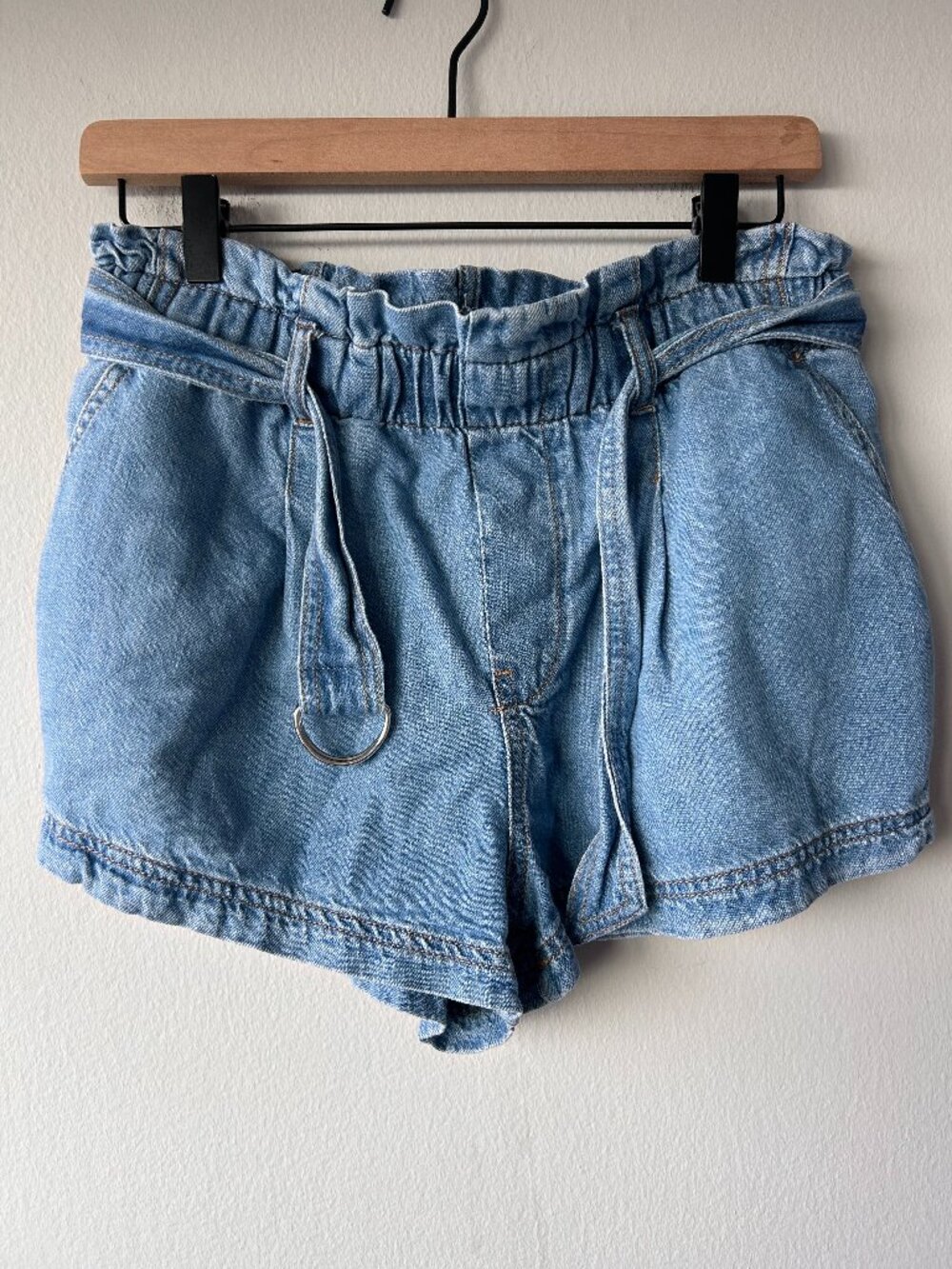 PILCRO Paperbag Denim Shorts Light Wash Blue High Rise D-Ring Belt Size S Jorts